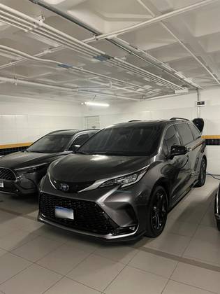 TOYOTA SIENNA 2.5 VVT-I HYBRID XSE CVT TOYOTA SIENNA 2.5 VVT-I HYBRID XSE CVT